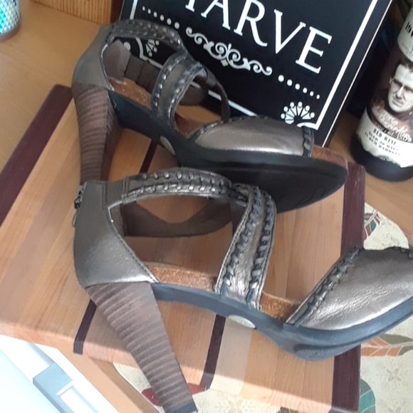 CUTE SHOES - Picture 3 of 8